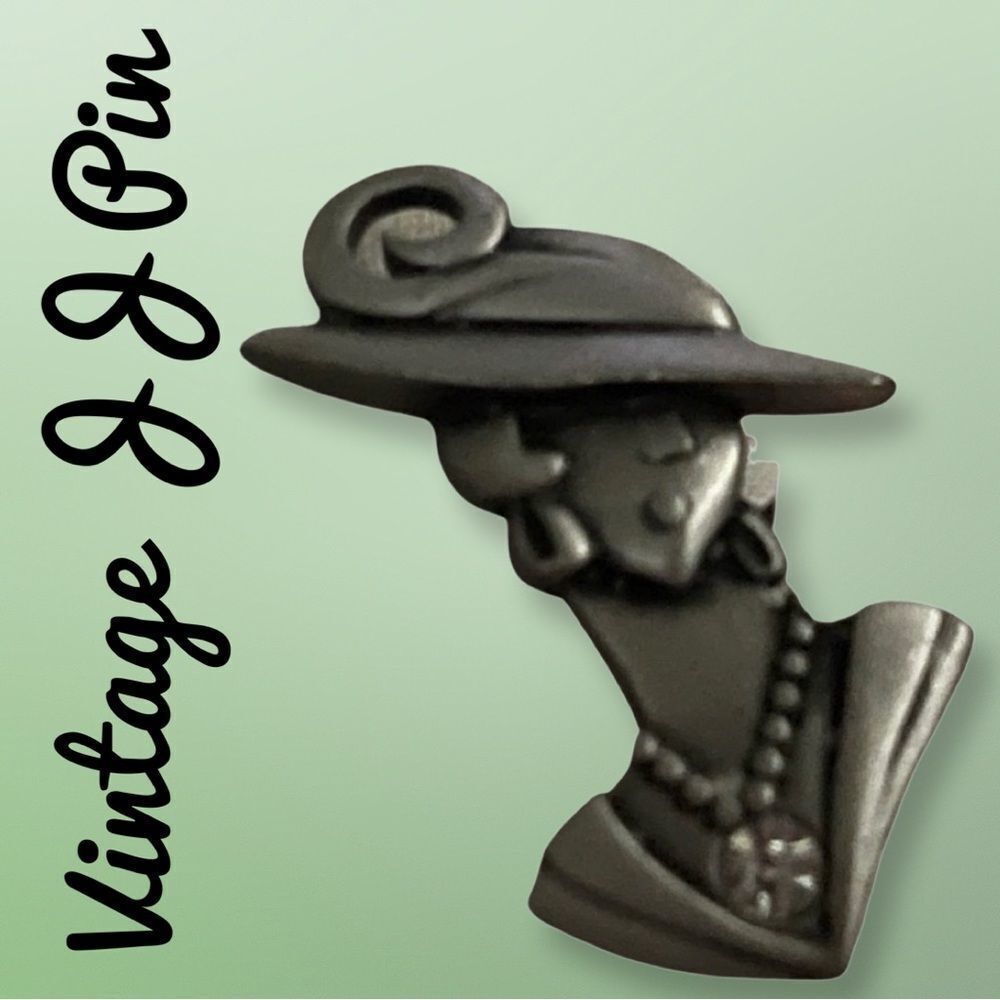 • Judith Jack Vintage Lapel Pin •